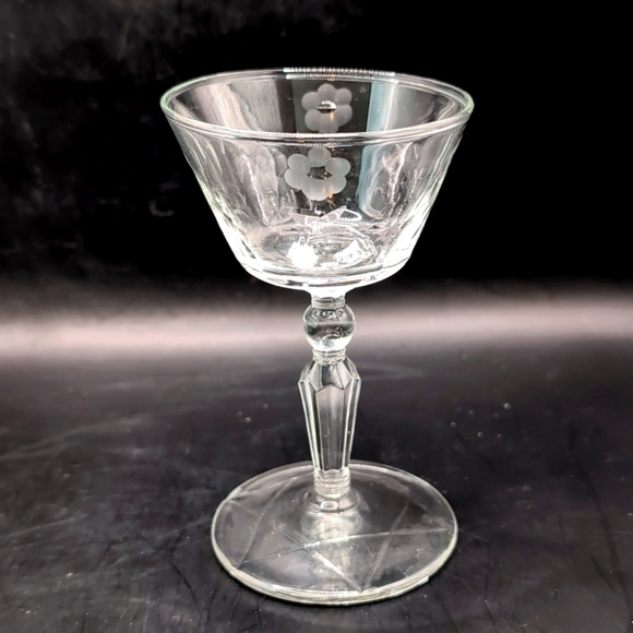 Libbey Rock Sharpe Liquor Cordial / Small Champagne Glass - 4.75" - Set of (4) - Picture 2 of 6